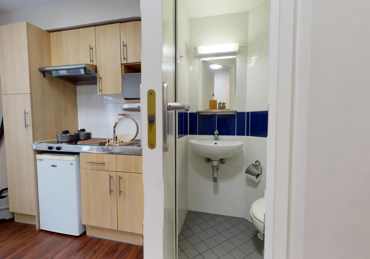 Private Bedrooms With Shared Kitchen And Studios At Iq Tufnell House In London Exterior photo