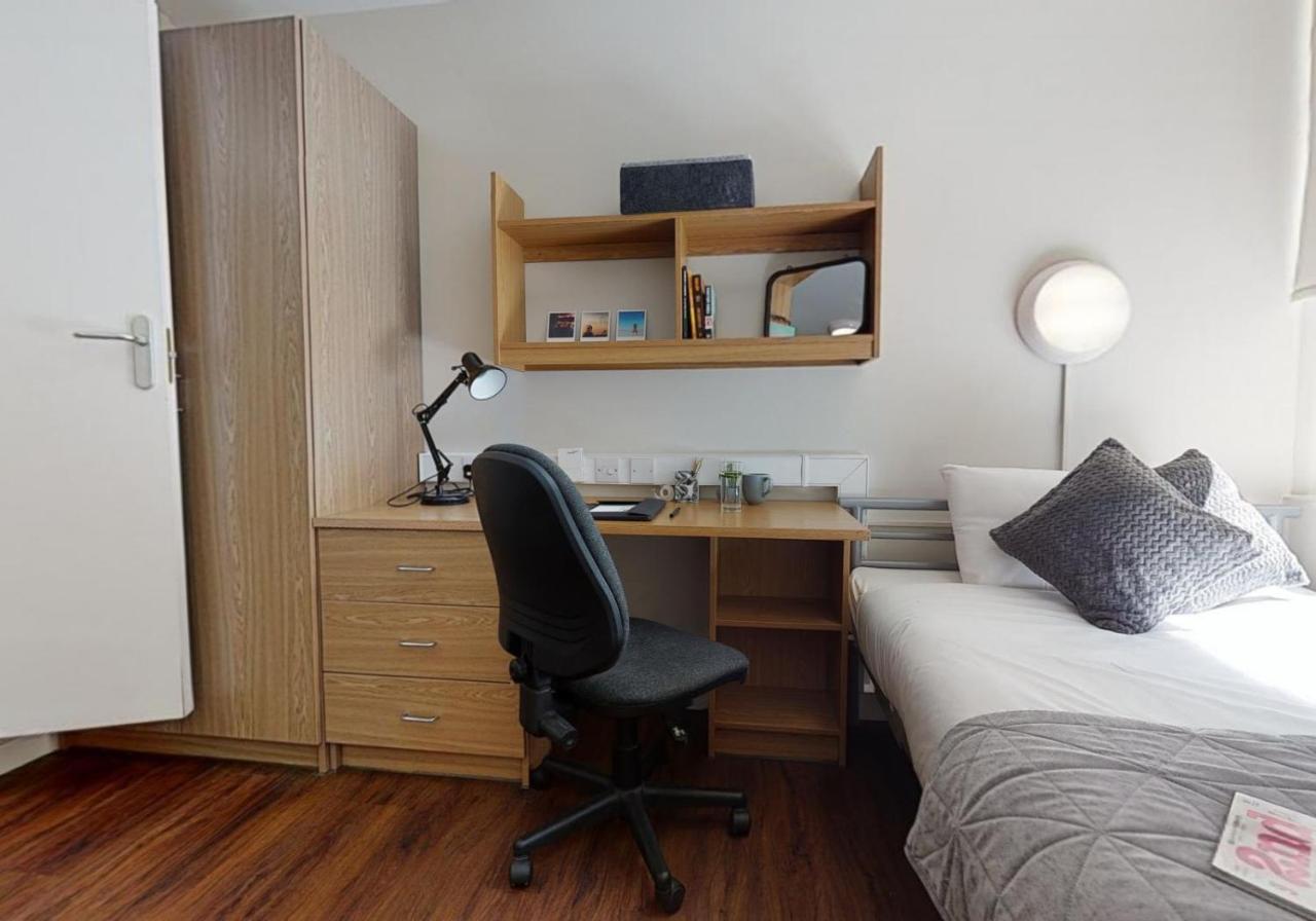 Private Bedrooms With Shared Kitchen And Studios At Iq Tufnell House In London Exterior photo