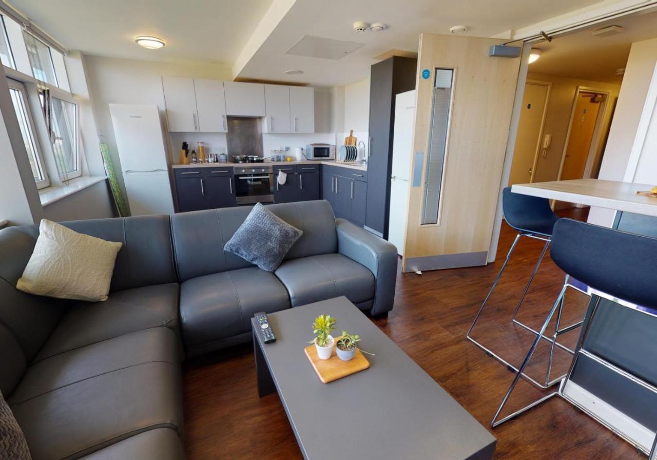 Private Bedrooms With Shared Kitchen And Studios At Iq Tufnell House In London Exterior photo
