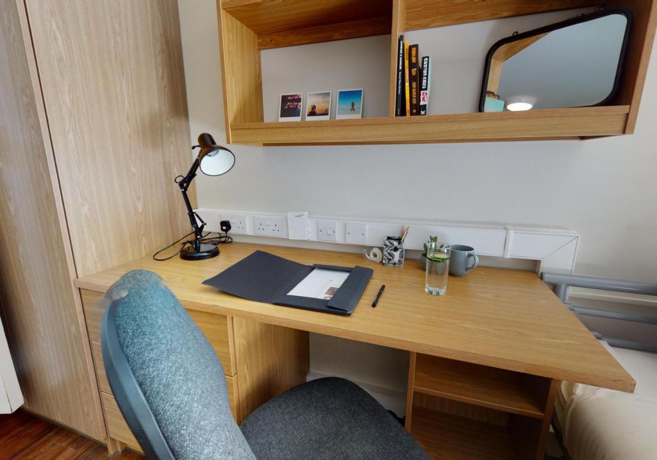 Private Bedrooms With Shared Kitchen And Studios At Iq Tufnell House In London Exterior photo